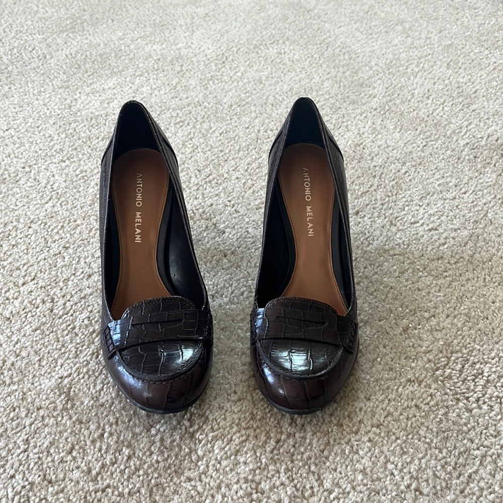 Brown heels Antonio Melani. Worn once mint condition.